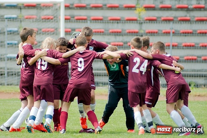 Zdjęcie w galerii na portalu naszraciborz.pl: Tak się bawi i wygrywa Racibórz! Młodzi Unici pokonali Jastrzębie wiadomości z regionu