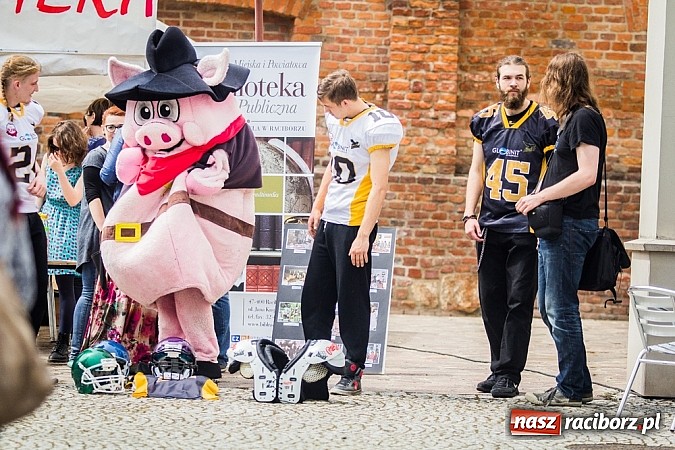 Zdjęcie w galerii na portalu naszraciborz.pl: Święto Subregionu Zachodniego Województwa Śląskiego na Zamku Piastowskim w Raciborzu wiadomości z regionu