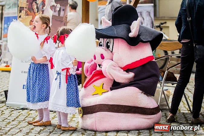 Zdjęcie w galerii na portalu naszraciborz.pl: Święto Subregionu Zachodniego Województwa Śląskiego na Zamku Piastowskim w Raciborzu wiadomości z regionu