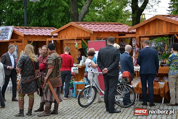 Zdjęcie w galerii na portalu naszraciborz.pl: Święto Subregionu Zachodniego Województwa Śląskiego na Zamku Piastowskim w Raciborzu wiadomości z regionu