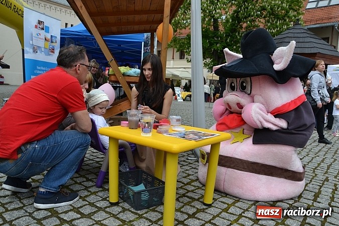 Zdjęcie w galerii na portalu naszraciborz.pl: Święto Subregionu Zachodniego Województwa Śląskiego na Zamku Piastowskim w Raciborzu wiadomości z regionu