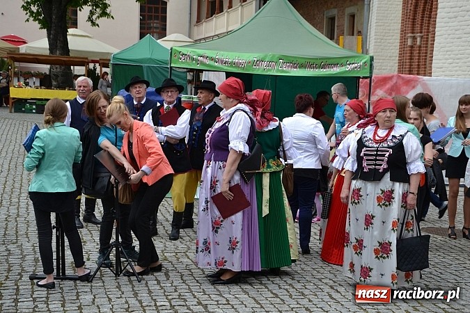 Zdjęcie w galerii na portalu naszraciborz.pl: Święto Subregionu Zachodniego Województwa Śląskiego na Zamku Piastowskim w Raciborzu wiadomości z regionu