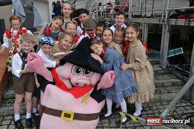 Zdjęcie w galerii na portalu naszraciborz.pl: Święto Subregionu Zachodniego Województwa Śląskiego na Zamku Piastowskim w Raciborzu wiadomości z regionu