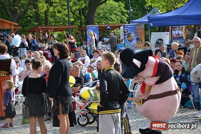 Zdjęcie w galerii na portalu naszraciborz.pl: Święto Subregionu Zachodniego Województwa Śląskiego na Zamku Piastowskim w Raciborzu wiadomości z regionu
