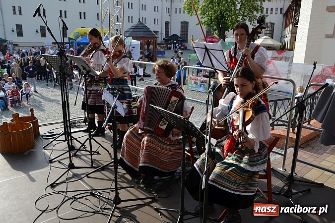 Zdjęcie w galerii na portalu naszraciborz.pl: Święto Subregionu Zachodniego Województwa Śląskiego na Zamku Piastowskim w Raciborzu wiadomości z regionu