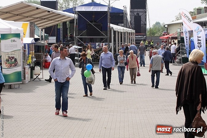 Zdjęcie w galerii na portalu naszraciborz.pl: Eko-Wystawa. Zobacz jak wyglądają stoiska i kto wystąpił na scenie wiadomości z regionu