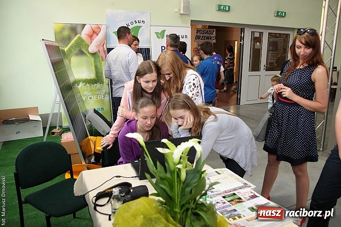 Zdjęcie w galerii na portalu naszraciborz.pl: Eko-Wystawa. Zobacz jak wyglądają stoiska i kto wystąpił na scenie wiadomości z regionu