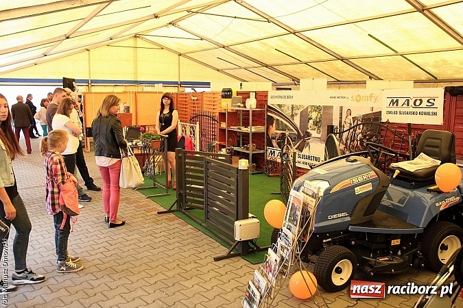 Zdjęcie w galerii na portalu naszraciborz.pl: Eko-Wystawa. Zobacz jak wyglądają stoiska i kto wystąpił na scenie wiadomości z regionu