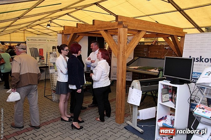 Zdjęcie w galerii na portalu naszraciborz.pl: Eko-Wystawa. Zobacz jak wyglądają stoiska i kto wystąpił na scenie wiadomości z regionu