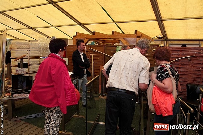 Zdjęcie w galerii na portalu naszraciborz.pl: Eko-Wystawa. Zobacz jak wyglądają stoiska i kto wystąpił na scenie wiadomości z regionu