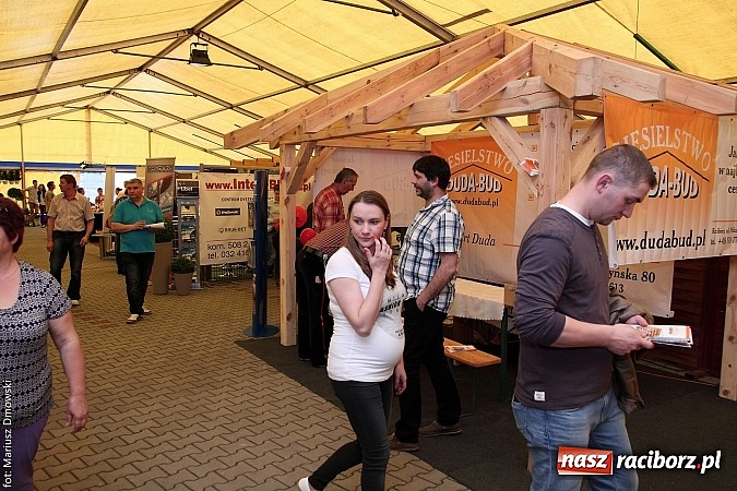 Zdjęcie w galerii na portalu naszraciborz.pl: Eko-Wystawa. Zobacz jak wyglądają stoiska i kto wystąpił na scenie wiadomości z regionu