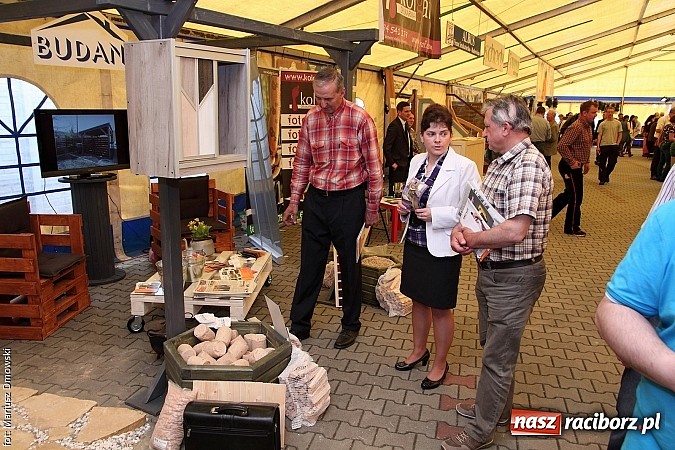 Zdjęcie w galerii na portalu naszraciborz.pl: Eko-Wystawa. Zobacz jak wyglądają stoiska i kto wystąpił na scenie wiadomości z regionu