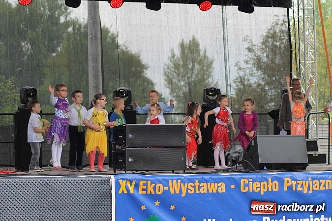 Zdjęcie w galerii na portalu naszraciborz.pl: Eko-Wystawa. Zobacz jak wyglądają stoiska i kto wystąpił na scenie wiadomości z regionu