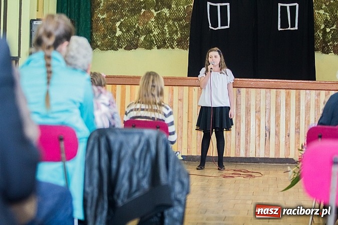 Zdjęcie w galerii na portalu naszraciborz.pl: Jubileusz 30-lecia Teatrzyku Niewielkiego w Borucinie wiadomości z regionu