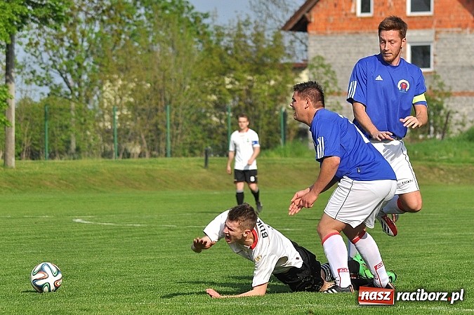 Zdjęcie w galerii na portalu naszraciborz.pl: Pogrom w Krzanowicach. Wicelider wygrał dziewięcioma bramkami wiadomości z regionu