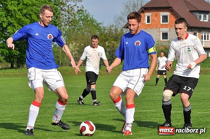 Zdjęcie w galerii na portalu naszraciborz.pl: Pogrom w Krzanowicach. Wicelider wygrał dziewięcioma bramkami wiadomości z regionu