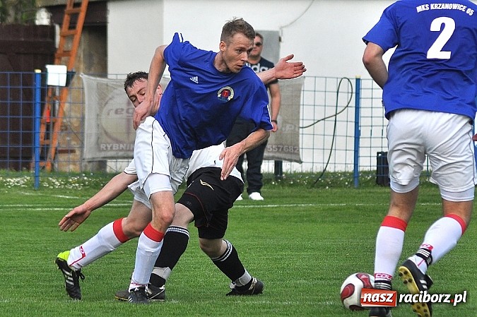 Zdjęcie w galerii na portalu naszraciborz.pl: Pogrom w Krzanowicach. Wicelider wygrał dziewięcioma bramkami wiadomości z regionu