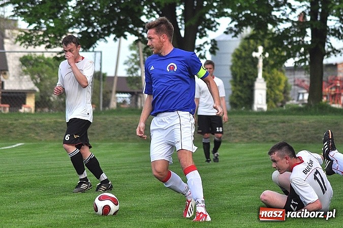 Zdjęcie w galerii na portalu naszraciborz.pl: Pogrom w Krzanowicach. Wicelider wygrał dziewięcioma bramkami wiadomości z regionu