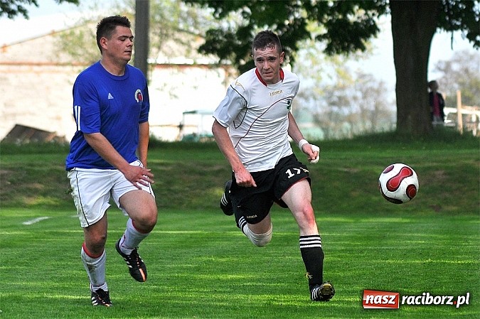 Zdjęcie w galerii na portalu naszraciborz.pl: Pogrom w Krzanowicach. Wicelider wygrał dziewięcioma bramkami wiadomości z regionu