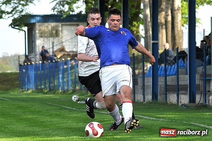 Zdjęcie w galerii na portalu naszraciborz.pl: Pogrom w Krzanowicach. Wicelider wygrał dziewięcioma bramkami wiadomości z regionu