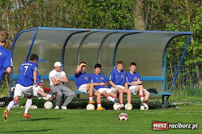 Zdjęcie w galerii na portalu naszraciborz.pl: Pogrom w Krzanowicach. Wicelider wygrał dziewięcioma bramkami wiadomości z regionu