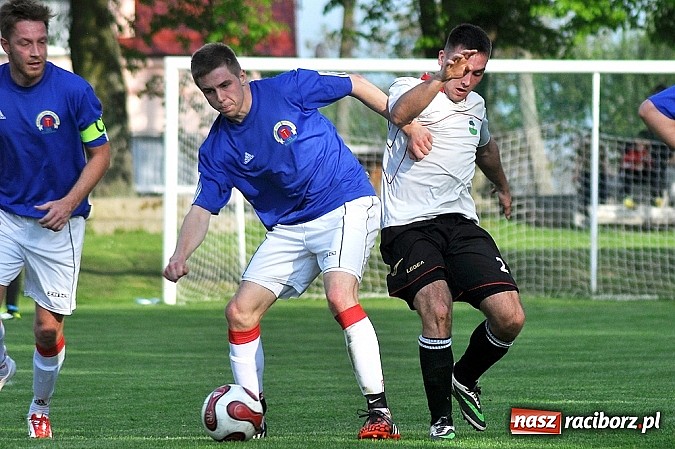 Zdjęcie w galerii na portalu naszraciborz.pl: Pogrom w Krzanowicach. Wicelider wygrał dziewięcioma bramkami wiadomości z regionu