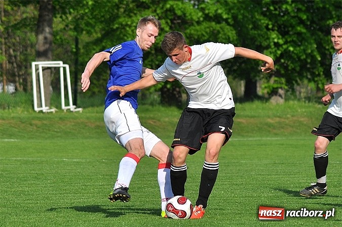Zdjęcie w galerii na portalu naszraciborz.pl: Pogrom w Krzanowicach. Wicelider wygrał dziewięcioma bramkami wiadomości z regionu