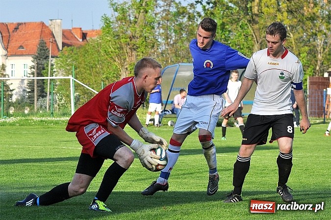 Zdjęcie w galerii na portalu naszraciborz.pl: Pogrom w Krzanowicach. Wicelider wygrał dziewięcioma bramkami wiadomości z regionu