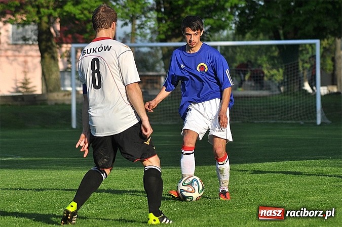 Zdjęcie w galerii na portalu naszraciborz.pl: Pogrom w Krzanowicach. Wicelider wygrał dziewięcioma bramkami wiadomości z regionu