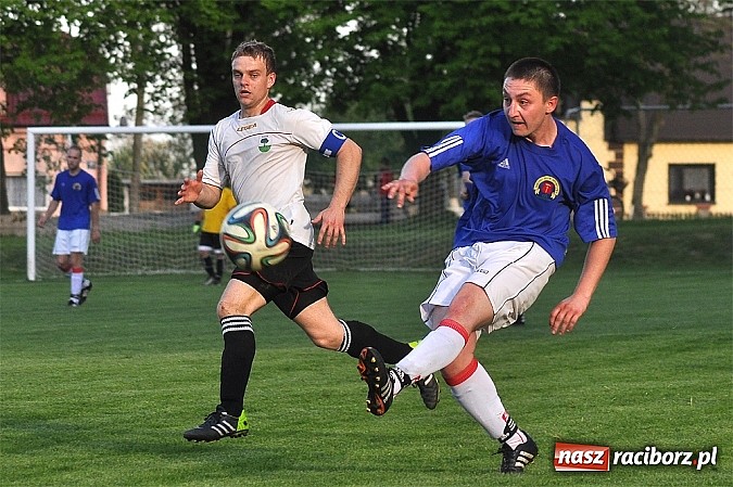Zdjęcie w galerii na portalu naszraciborz.pl: Pogrom w Krzanowicach. Wicelider wygrał dziewięcioma bramkami wiadomości z regionu