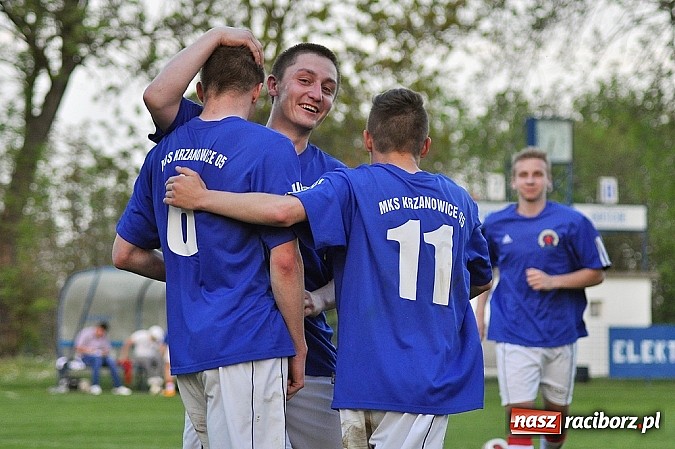 Zdjęcie w galerii na portalu naszraciborz.pl: Pogrom w Krzanowicach. Wicelider wygrał dziewięcioma bramkami wiadomości z regionu