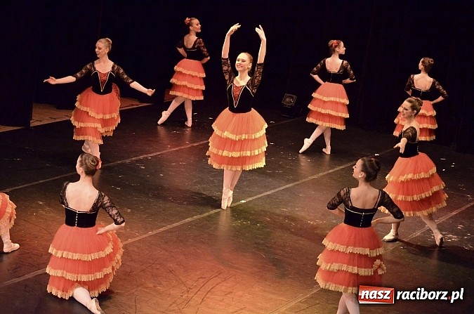 Zdjęcie w galerii na portalu naszraciborz.pl: Widowiskowy Ballet Magnificat zatańczył w Raciborskim Centrum Kultury wiadomości z regionu
