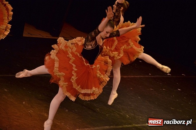 Zdjęcie w galerii na portalu naszraciborz.pl: Widowiskowy Ballet Magnificat zatańczył w Raciborskim Centrum Kultury wiadomości z regionu