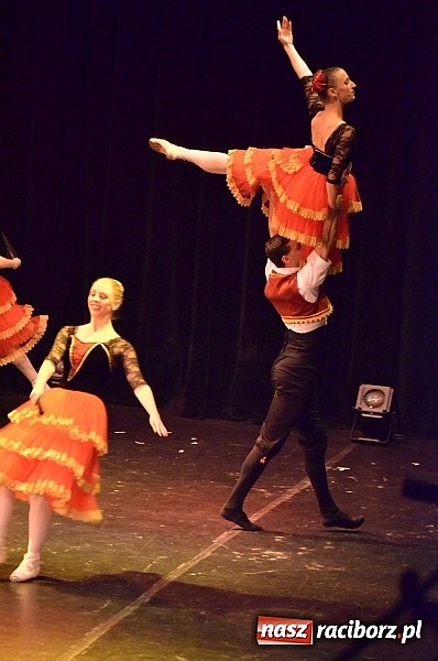 Zdjęcie w galerii na portalu naszraciborz.pl: Widowiskowy Ballet Magnificat zatańczył w Raciborskim Centrum Kultury wiadomości z regionu