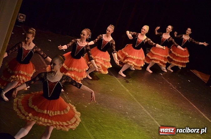 Zdjęcie w galerii na portalu naszraciborz.pl: Widowiskowy Ballet Magnificat zatańczył w Raciborskim Centrum Kultury wiadomości z regionu
