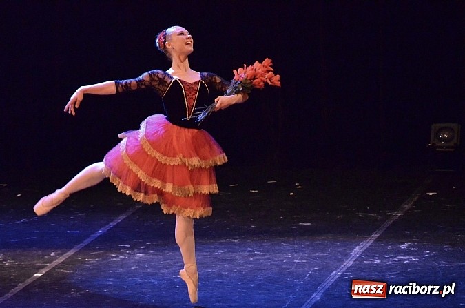 Zdjęcie w galerii na portalu naszraciborz.pl: Widowiskowy Ballet Magnificat zatańczył w Raciborskim Centrum Kultury wiadomości z regionu