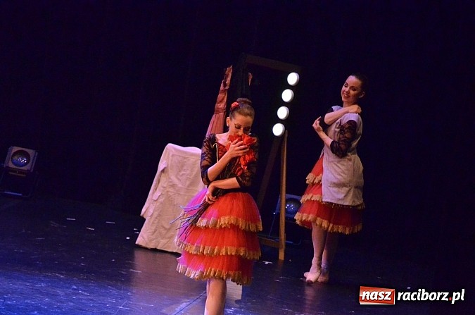 Zdjęcie w galerii na portalu naszraciborz.pl: Widowiskowy Ballet Magnificat zatańczył w Raciborskim Centrum Kultury wiadomości z regionu