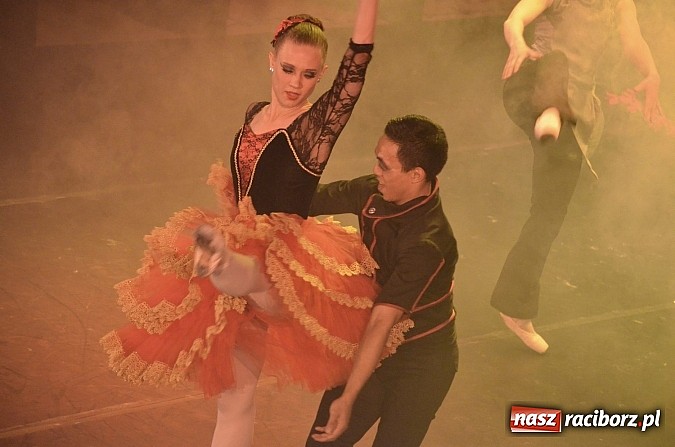 Zdjęcie w galerii na portalu naszraciborz.pl: Widowiskowy Ballet Magnificat zatańczył w Raciborskim Centrum Kultury wiadomości z regionu