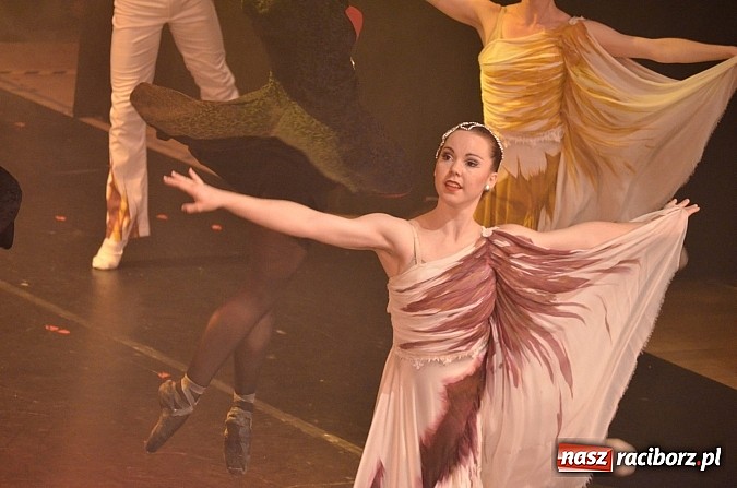 Zdjęcie w galerii na portalu naszraciborz.pl: Widowiskowy Ballet Magnificat zatańczył w Raciborskim Centrum Kultury wiadomości z regionu