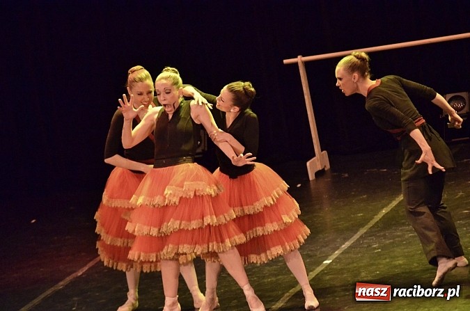 Zdjęcie w galerii na portalu naszraciborz.pl: Widowiskowy Ballet Magnificat zatańczył w Raciborskim Centrum Kultury wiadomości z regionu