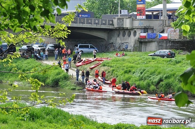 Zdjęcie w galerii na portalu naszraciborz.pl: Sprinty odrzańskie od mostu Zamkowego do kładki - WIDEO wiadomości z regionu