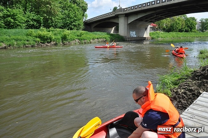 Zdjęcie w galerii na portalu naszraciborz.pl: Sprinty odrzańskie od mostu Zamkowego do kładki - WIDEO wiadomości z regionu