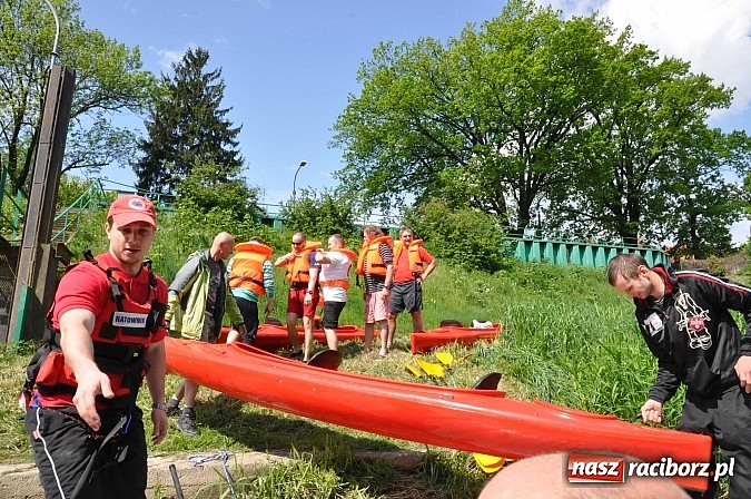 Zdjęcie w galerii na portalu naszraciborz.pl: Sprinty odrzańskie od mostu Zamkowego do kładki - WIDEO wiadomości z regionu