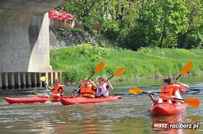 Zdjęcie w galerii na portalu naszraciborz.pl: Sprinty odrzańskie od mostu Zamkowego do kładki - WIDEO wiadomości z regionu