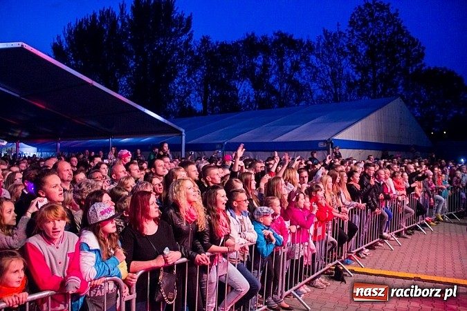 Zdjęcie w galerii na portalu naszraciborz.pl: Sylwia Grzeszczak na zakończenie XV Eko-Wystawy w Pietrowicach Wielkich wiadomości z regionu