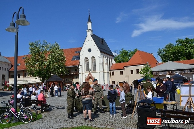 Zdjęcie w galerii na portalu naszraciborz.pl: Pozytywna energia ekonomii społecznej na zamku wiadomości z regionu