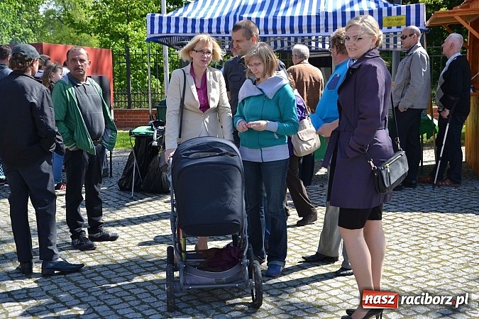 Zdjęcie w galerii na portalu naszraciborz.pl: Pozytywna energia ekonomii społecznej na zamku wiadomości z regionu