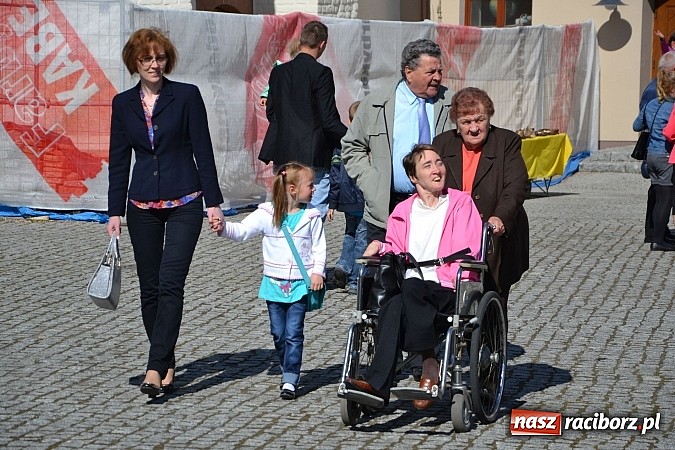 Zdjęcie w galerii na portalu naszraciborz.pl: Pozytywna energia ekonomii społecznej na zamku wiadomości z regionu