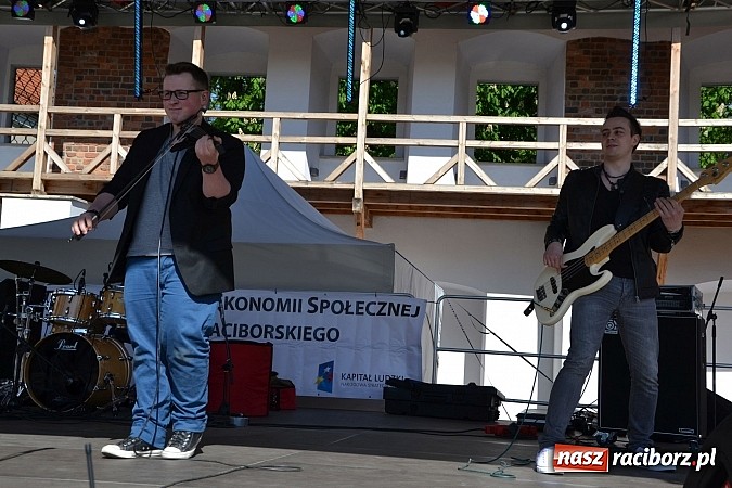 Zdjęcie w galerii na portalu naszraciborz.pl: Pozytywna energia ekonomii społecznej na zamku wiadomości z regionu