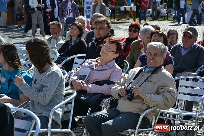 Zdjęcie w galerii na portalu naszraciborz.pl: Pozytywna energia ekonomii społecznej na zamku wiadomości z regionu
